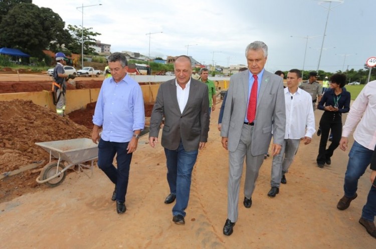 Em visita a Catalão, Governador do Estado acompanhado do Prefeito Adib Elias percorre trechos afetados pelo temporal que caiu no município