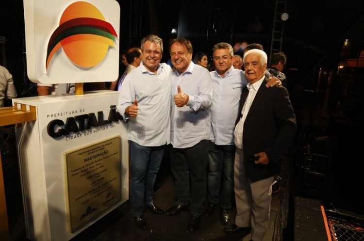 Com participação maciça da população, Prefeitura inaugura obra de extensão e canalização do Córrego Pirapitinga